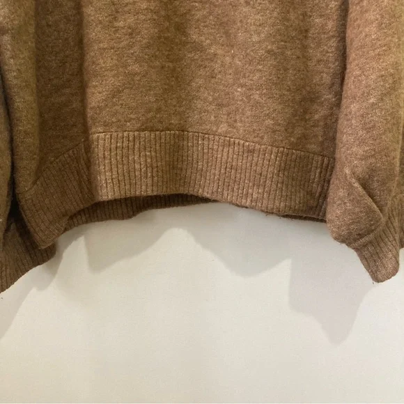 Group by Babaton Adichie Turtleneck Sweater Size Large Oversized Tan - Picture 6 of 13